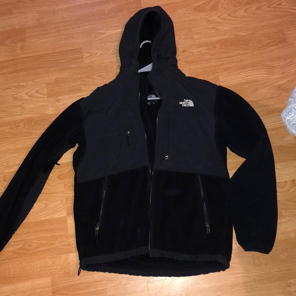 Black north face jacket